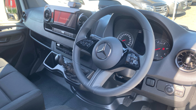 Mercedes-Benz Sprinter 315Cdi L2 Diesel Rwd 3.5t H2 Pro Van 9G-Tronic - Image 18